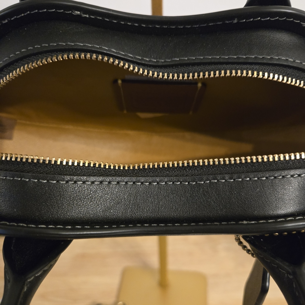Coach Glovetanned Leather Lip Bag – Black - Picture 4 of 6